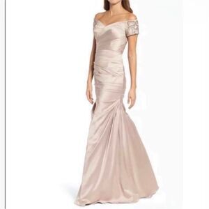 La Femme NWT Beaded Back Off the Shoulder Ruched
Crepe Satin Gown Champa…
